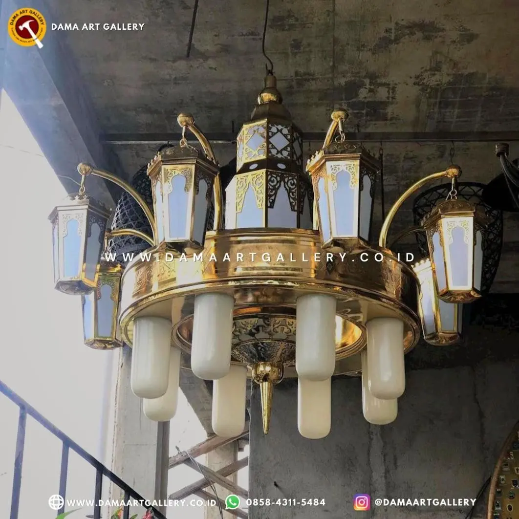 Pengrajin Lampu Masjid Nabawi Kuningan